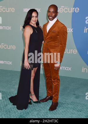 LOS ANGELES, CA - 21. OKTOBER: Leonard Robinson (R) und Roxana Ortega nehmen am Oktober an der Premiere von HBO's „unsicherer“ Staffel 5 im Kenneth Hahn Park Teil Stockfoto