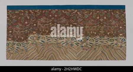 Panel (Dress Fabric), China, Qing-Dynastie (1644-1911), 1750/1800. Stockfoto