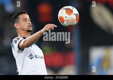 Rom, Italien. Oktober 2021. Luiz Roppe von der SS Lazio während des UEFA Europa League Group E-Spiels zwischen Lazio und Olympique de Marseille im Stadio Olimpico, Rom, Italien am 21. Oktober 2021. Kredit: Giuseppe Maffia/Alamy Live Nachrichten Stockfoto