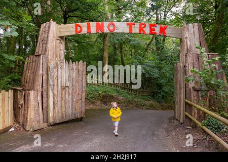 Dino Trek im Woodlands Family Theme Park, Totnes, Devon, England, Vereinigtes Königreich. Stockfoto