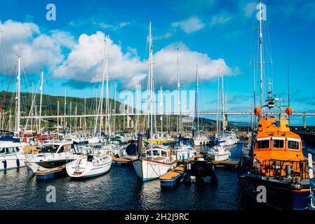Yachten und Boote, die in der Inverness Marina in schottland festgemacht sind Stockfoto