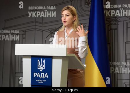 Nicht exklusiv: KIEW, UKRAINE - 21. OKTOBER 2021 - der stellvertretende Premierminister für die europäische und Euro-atlantische Integration der Ukraine, Olha Stefanishyna, ist pic Stockfoto