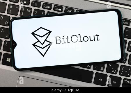 Bitclout ist ein soziales Krypto-Netzwerk, das es Ihnen ermöglicht, mit echtem Geld über Menschen und Publikationen zu spekulieren Stockfoto