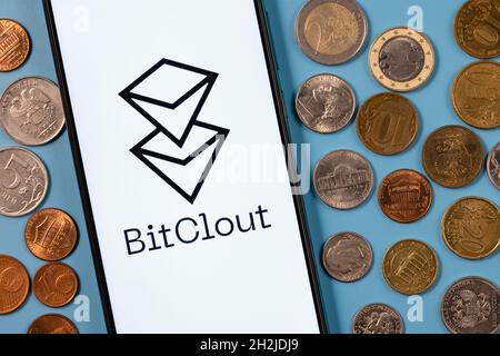 Bitclout ist ein soziales Krypto-Netzwerk, das es Ihnen ermöglicht, mit echtem Geld über Menschen und Publikationen zu spekulieren Stockfoto