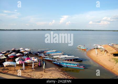 Hafen Quayside des Stausees West Baray oder Baray Teuk Thla für Kambodschaner und Reisende reisen besuchen alte Ruinen Gebäude Prasat West Mebon te Stockfoto