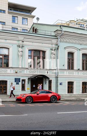 Moskau, Russland - 23. August 2021: Stadtbesitz 27 Grigoriev - Pisemskaya in der Malaya Dmitrowka Straße in der Stadt Moskau im Sommer wurde das Haus Ende 1 gebaut Stockfoto