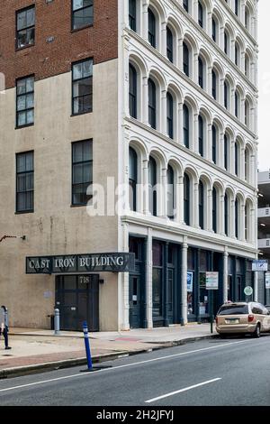 718 Arch Street, das Cast Iron Building, erbaut 1887 als Harris Steam Power Printing House. Später besetzten die Kaufhäuser der lit Brothers den Standort. Stockfoto