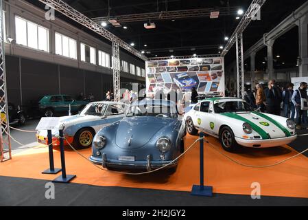 Padua, Italien. Oktober 2021. Inaugurazione Auto e Moto d'Epoca durante Inaugurazione Auto e Moto d'Epoca, Nachrichten in Padova, Italia, 22 ottobre 2021 Quelle: Independent Photo Agency/Alamy Live News Stockfoto