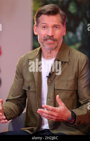 Cannes, Frankreich - 13. Oktober 2021: Canneseries und MIPCOM/MIPJUNIOR im Palais des Festivals mit dem dänischen Schauspieler Nicolaj Coster-Waldau. Mandoga Media Deutschland Stockfoto