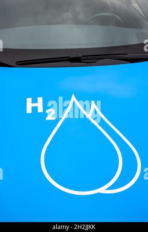 Münster, Nordrhein-Westfalen, Deutschland Wasserstoff-Autobetankung von H2-Wasserstoff an einer mobilen H2-Wasserstofftankstelle. Stockfoto