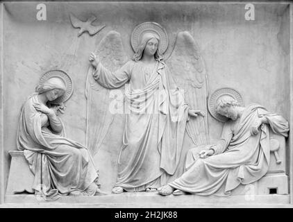 Rom - das Relief von Dream of st. Joseph über die Unbefleckte Empfängnis Säule auf der Piazza Espana Platz von Luigi Poletti entworfen . Stockfoto