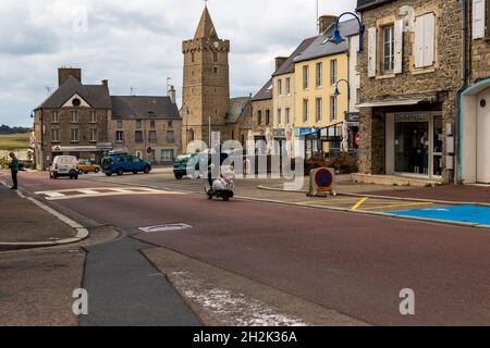 PORTBAIL, FRANKREICH - 30. Aug 2021: Portbail ist eine Gemeinde im Département Manche im Nordwesten Frankreichs. Kirche Notre-Dame, Portbail, Normandie Stockfoto