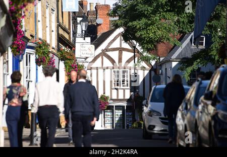 Blick auf die wunderschöne Stadt Sherborne in Dorset, an einem hellen Herbsttag Stockfoto