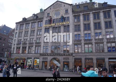 Amsterdam, Niederlande: Fassade des Madame Tussaud's Museums auf dem Dam Platz Stockfoto