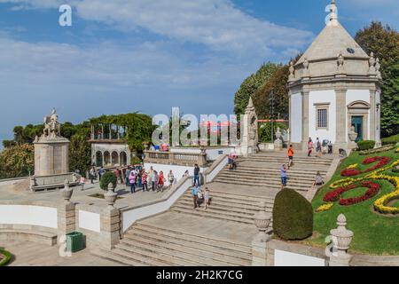 BRAGA, PORTUGAL - 16. OKTOBER 2017: BOM Jesus do Monte Heiligtum in der Nähe von Braga, Portugal Stockfoto