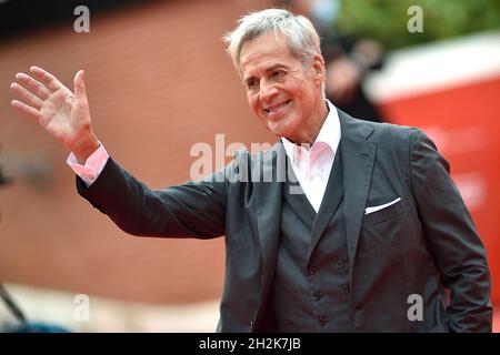 Rom, Italien. Oktober 2021. ROM, ITALIEN - 22. OKTOBER: Claudio Baglioni besucht den roten Teppich von Claudio Baglioni beim 16. Rome Film Fest 2021 am 22. Oktober 2021 in Rom, Italien. Kredit: dpa/Alamy Live Nachrichten Stockfoto