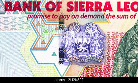 1000 Leones Banknote, Bank of Sierra Leone, Nahaufstellung Banknotenfragment zeigt Wappen, ausgestellt 2002 Stockfoto