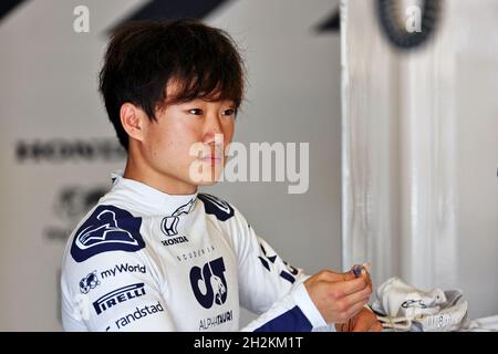 Austin, USA. Oktober 2021. Yuki Tsunoda (JPN) AlphaTauri. 22.10.2021. Formel-1-Weltmeisterschaft, Rd 17, großer Preis der Vereinigten Staaten, Austin, Texas, USA, Trainingstag. Bildnachweis sollte lauten: XPB/Press Association Images. Quelle: XPB Images Ltd/Alamy Live News Stockfoto