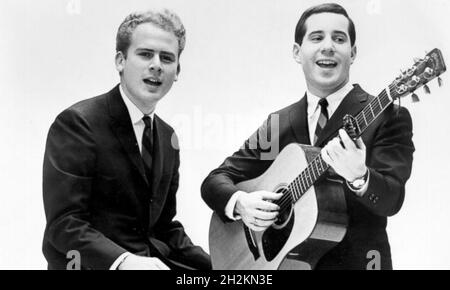 SIMON UND GARFUNKEL Werbefoto des US-amerikanischen Musikduos abou 1965 Stockfoto