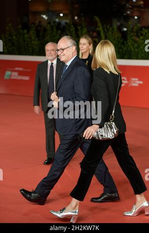 Rom, Italien. Oktober 2021. Roberto Gualtieri, der neue Major Roms, besucht den roten Teppich des Films Vita da Carlo im Auditorium Parco della Musica. Kredit: SOPA Images Limited/Alamy Live Nachrichten Stockfoto