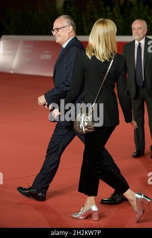 Rom, Italien. Oktober 2021. Roberto Gualtieri, der neue Major Roms, besucht den roten Teppich des Films Vita da Carlo im Auditorium Parco della Musica. Kredit: SOPA Images Limited/Alamy Live Nachrichten Stockfoto
