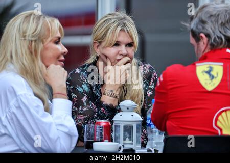 Austin, USA. Oktober 2021. Corinna Schumacher (GER). 22.10.2021. Formel-1-Weltmeisterschaft, Rd 17, großer Preis der Vereinigten Staaten, Austin, Texas, USA, Trainingstag. Bildnachweis sollte lauten: XPB/Press Association Images. Quelle: XPB Images Ltd/Alamy Live News Stockfoto