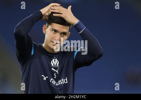 Rom, Italien, 21. Oktober 2021. Leonardo Balerdi von Olympique De Marseille reagiert beim Aufwärmen vor dem Spiel der UEFA Europa League in Olimpico, Rom. Bildnachweis sollte lauten: Jonathan Moscrop / Sportimage Stockfoto