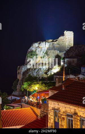 Chora ist ein traditionelles mittelalterliches Dorf und Hauptstadt der Insel Samothraki, Griechenland Stockfoto