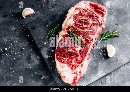 Prime roh Striploin Steak Black ahgus close up Stockfoto