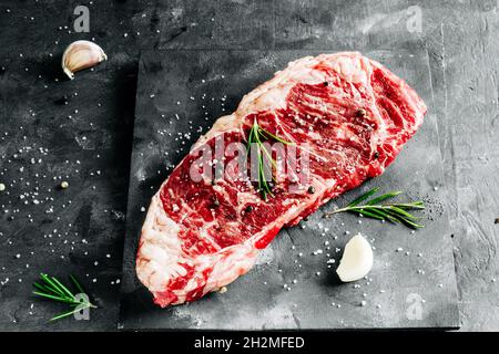 Prime roh Striploin Steak Black ahgus close up Stockfoto