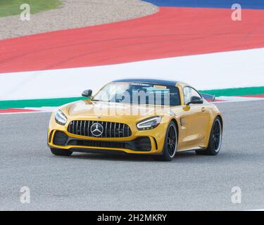 Austin, USA. Oktober 2021. Pirelli heiße Runden beim Formel Aramco Grand Prix der Vereinigten Staaten 2021 auf dem Circuit of the Americas in Austin, TX, am 22. Oktober 2021. (Foto von Dave Clements/Sipa USA) Quelle: SIPA USA/Alamy Live News Stockfoto