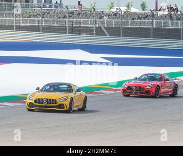 Austin, USA. Oktober 2021. Pirelli heiße Runden beim Formel Aramco Grand Prix der Vereinigten Staaten 2021 auf dem Circuit of the Americas in Austin, TX, am 22. Oktober 2021. (Foto von Dave Clements/Sipa USA) Quelle: SIPA USA/Alamy Live News Stockfoto