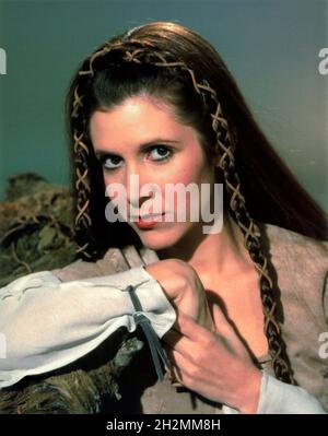 CARRIE FISHER IN STAR WARS: EPISODE IV-A NEW HOPE (1977), REGIE: GEORGE LUCAS. Kredit: LUCASFILM/20TH CENTURY FOX / Album Stockfoto