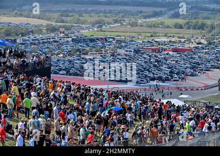 Austin, USA. Oktober 2021. Fans, F1 Grand Prix der USA auf dem Circuit of the Americas am 22. Oktober 2021 in Austin, USA. (Foto von HOCH ZWEI) Quelle: dpa/Alamy Live News Stockfoto