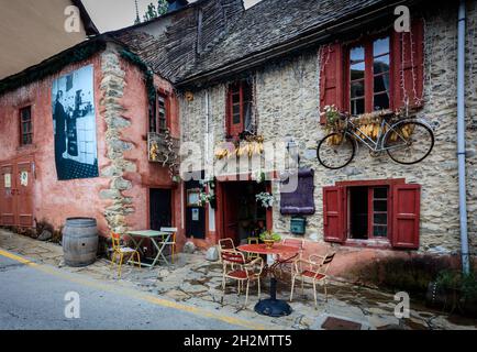 Ein traditionelles Restaurant im Dorf Arties. Das Aran-Tal. Katalonien. Spanien Stockfoto