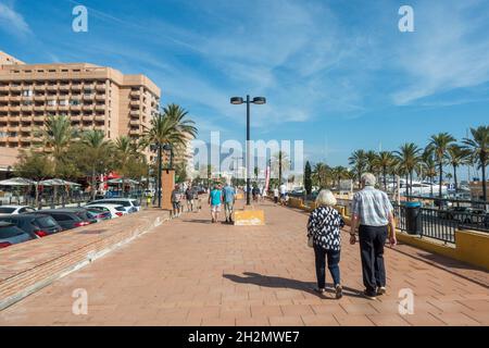 Paseo Maritimo Fuengirola, Strandpromenade im Zentrum von Fuengirola, Andalusien, Südspanien. Stockfoto