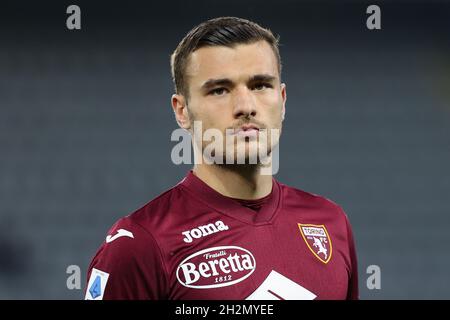 Olimpico Grande Torino, Turin, Italien, 22. Oktober 2021, Alessandro Buongiorno (FC Turin) während des FC Turin vs. Genua CFC - Italienische Fußballserie in einer m Stockfoto