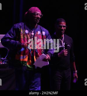 San Diego, Usa. Oktober 2021. Snoop Dogg und Jamie Foxx während der 50. Geburtstagsparty von Snoop Dogg, veranstaltet von Jamie Foxx im Magnolia in San Diego, Kalifornien, am Freitag, den 22. Oktober 2021. (Foto: Rishi Deka/Sipa USA) Quelle: SIPA USA/Alamy Live News Stockfoto