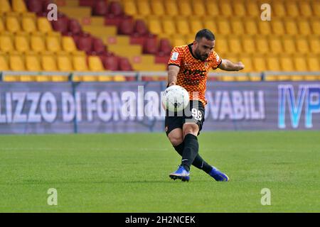 Benevento, Italien. Oktober 2021. Enrico Brignola (Benevento Calcio) während Benevento Calcio gegen Cosenza Calcio, Italienische Fußballmeisterschaft Liga BKT in Benevento, Italien, Oktober 23 2021 Kredit: Unabhängige Fotoagentur/Alamy Live Nachrichten Stockfoto