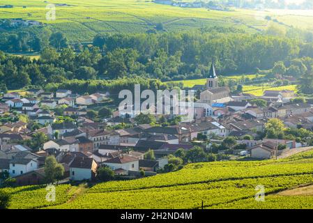 Le Village de Cercié au lever du jour, Beaujolais, Frankreich Stockfoto