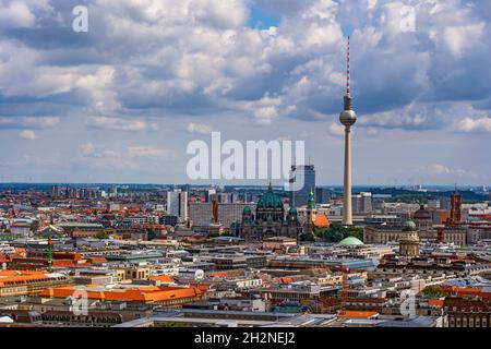 Deutschland, Berlin, Stadtbild mit Berliner Dom und Berliner Fernsehturm im Zentrum Stockfoto