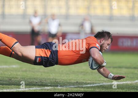 Parma, Italien. Oktober 2021. Boan Venter (Edinburgh) versucht es beim Zebre Rugby Club gegen Edinburgh, United Rugby Championship Spiel in Parma, Italien, Oktober 23 2021 Kredit: Unabhängige Fotoagentur/Alamy Live Nachrichten Stockfoto