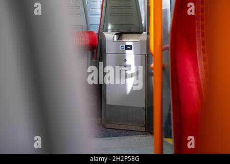 South Western Railway Electric Commuter Train Carriage Interieur Und Polsterung Ohne Personen Stockfoto