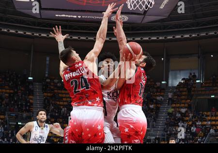 Bologna, Italien. Oktober 2021. Malachi Richardson (Fortitudo Kigili Bologna) während der Serie A1 italienischen LBA Basketball-Meisterschaft Spiel Kigili Fortitudo Bologna gegen. Armani Exchange Milano at the Paladozza Sports Palace - Bologna, 23. Oktober 2021 Kredit: Unabhängige Fotoagentur/Alamy Live Nachrichten Stockfoto