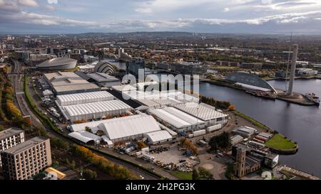 Glasgow, Schottland, Großbritannien. Oktober 2021. BILD: Luftdrohnenansicht von oben auf dem COP26-Gelände. Quelle: Colin Fisher/Alamy Live News Stockfoto