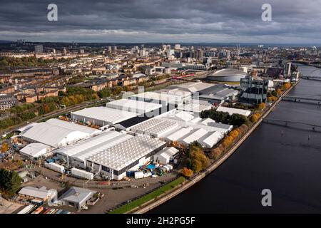 Glasgow, Schottland, Großbritannien. Oktober 2021. BILD: Luftdrohnenansicht von oben auf dem COP26-Gelände. Quelle: Colin Fisher/Alamy Live News Stockfoto
