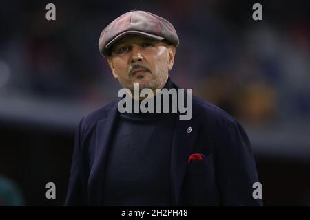 Bologna, Italien, 23. Oktober 2021. Sinisa Mihajlovic Chefcoach des FC Bologna während des Spiels der Serie A in Renato Dall'Ara, Bologna. Bildnachweis sollte lauten: Jonathan Moscrop / Sportimage Stockfoto