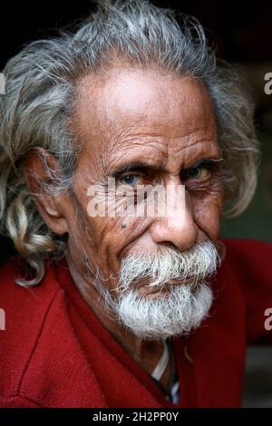 INDIEN. VARANASI (BENARES). ALTER MANN Stockfoto