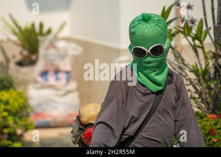 Gartenarbeiter in Hua hin. Hua hin ist eines der beliebtesten Reiseziele in Thailand. Stockfoto