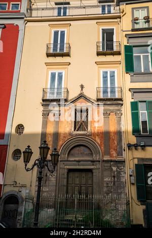 Alte Gebäude im historischen Zentrum, Napoli Stockfoto